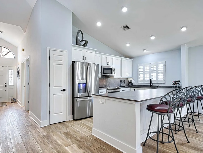 Building Photo - Glendale