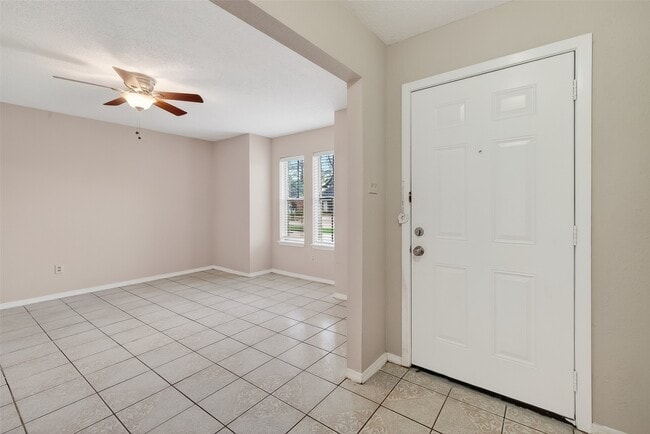 Photo - 4742 Tain Dr