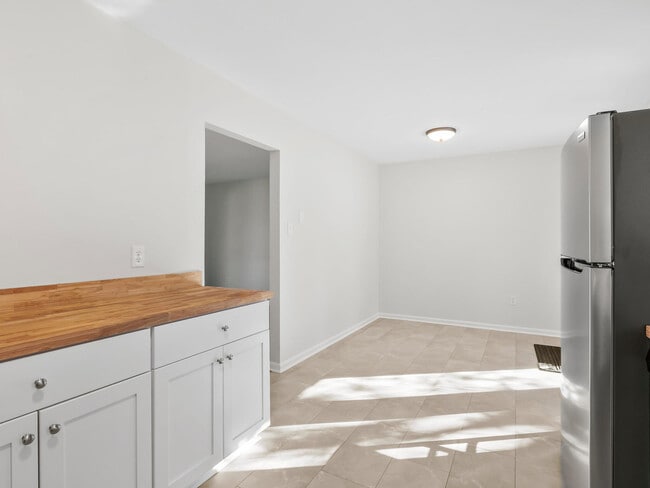 Photo - 51 W Chapel Rd