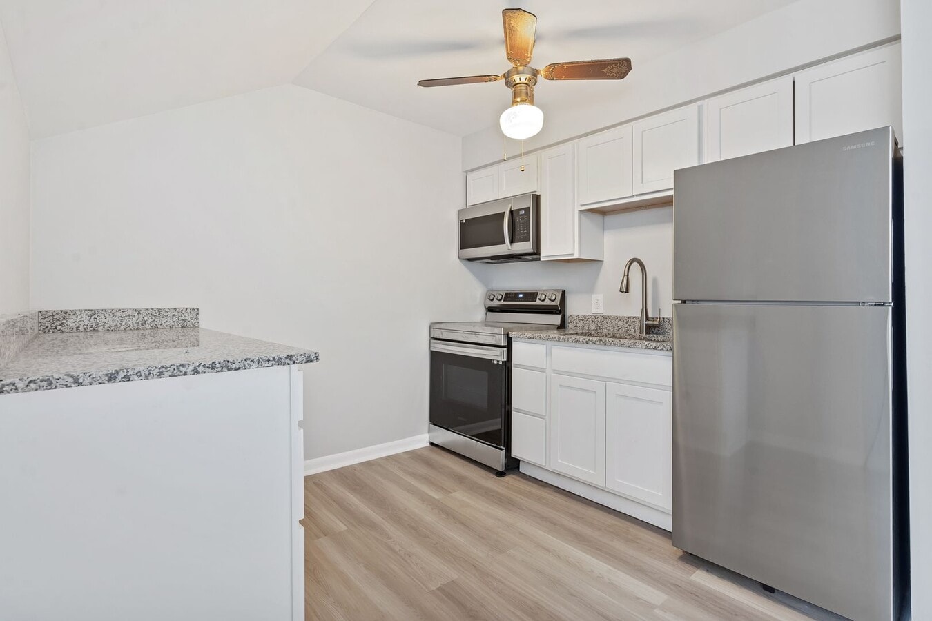 Photo - Chrismar Apartments