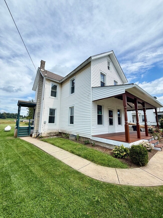 37 N Kinzer Rd