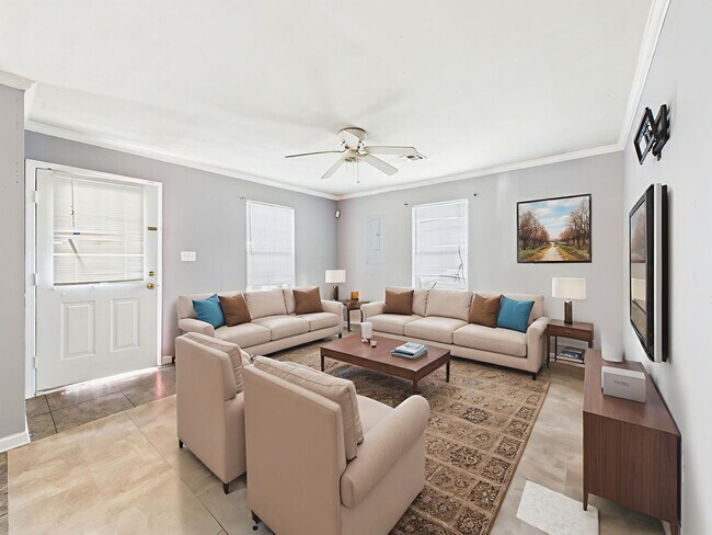 Photo - 3 bedroom, 2 bathroom home close to ULL!