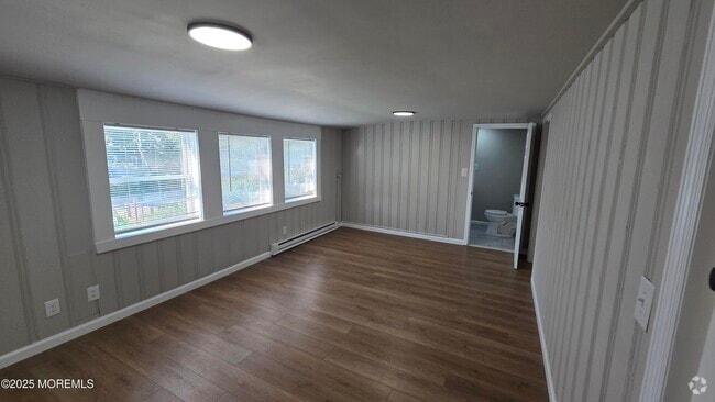 Building Photo - 13 W Lake Ave Rental