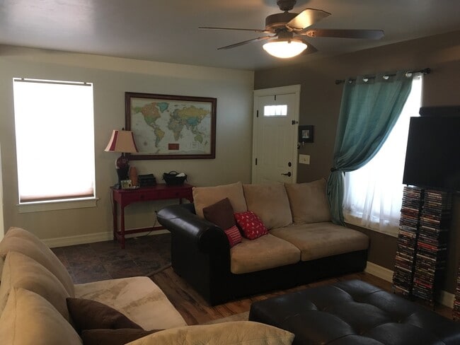 Photo - Cozy 3 bed 2 bath + bonus room in The Arbors