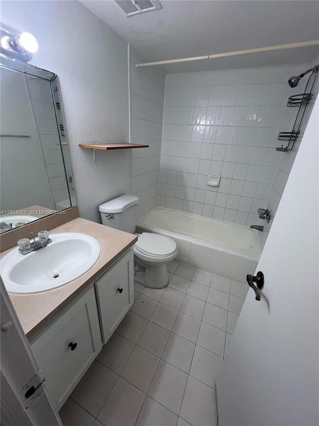 Photo - 17901 NW 68th Ave Unit Q103