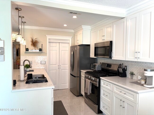 2111 Waters Edge Dr Unit 2111