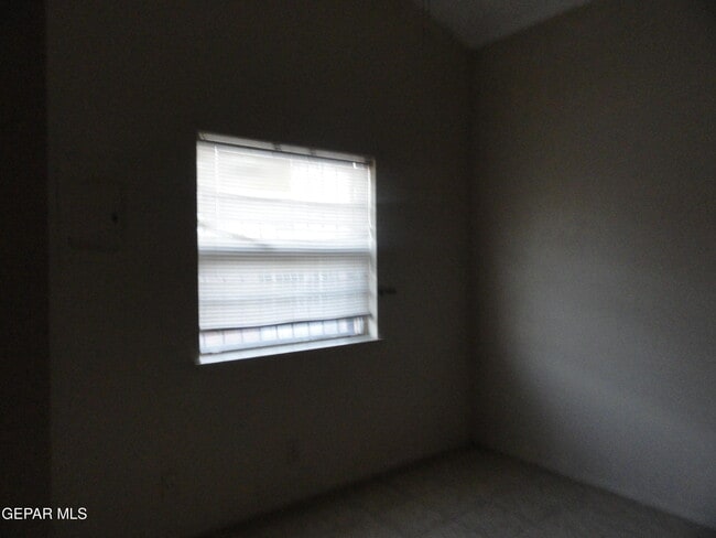 Photo - 619 White Cliffs Dr