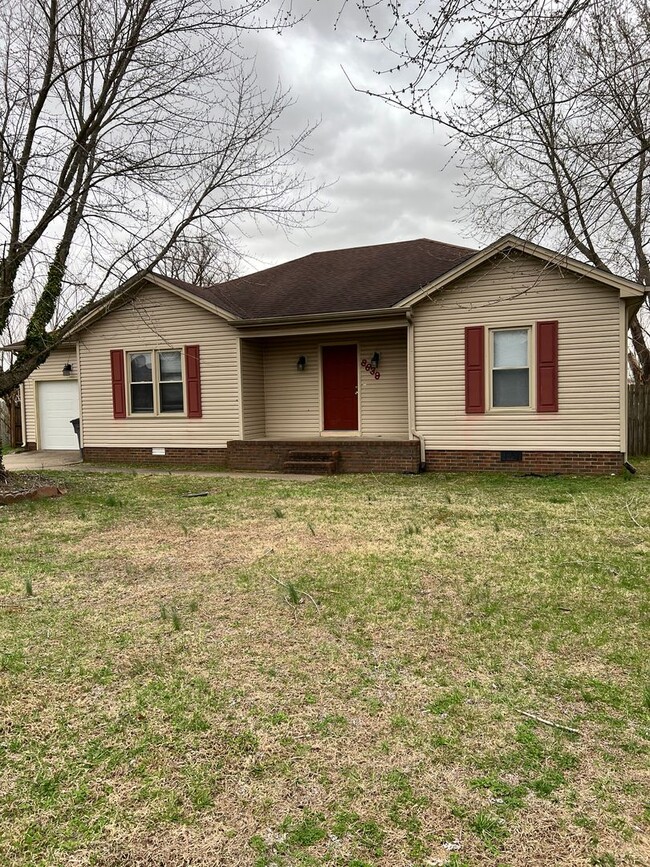 3 Bedroom Home close to I24 - 3 Bedroom Home close to I24