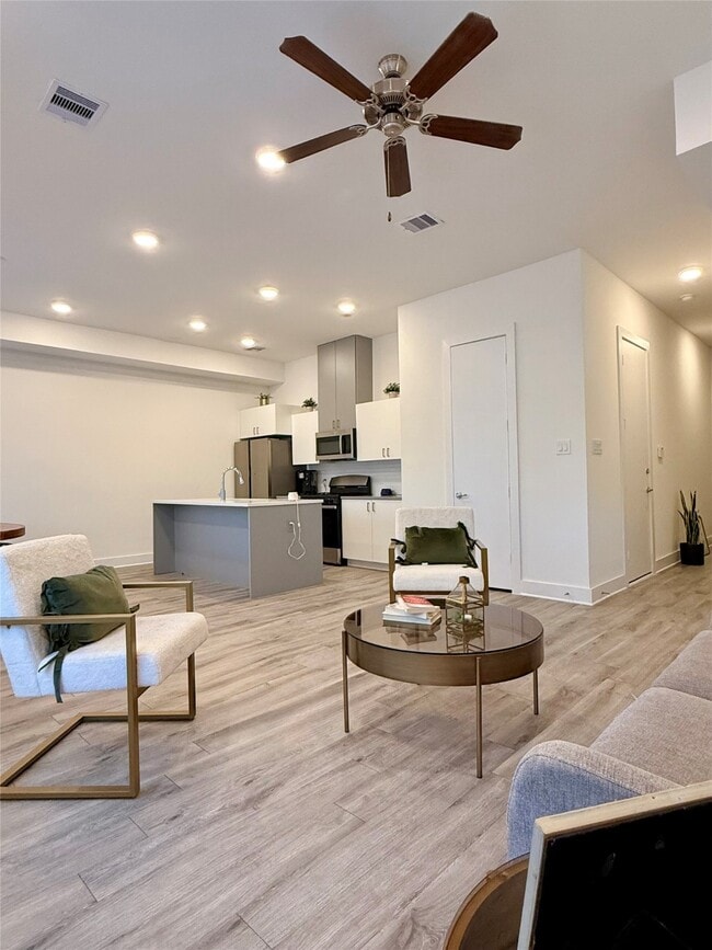 Photo - 9609 Habitat St