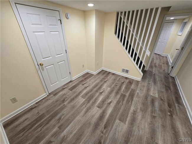 Building Photo - 205 Elmbrook Dr