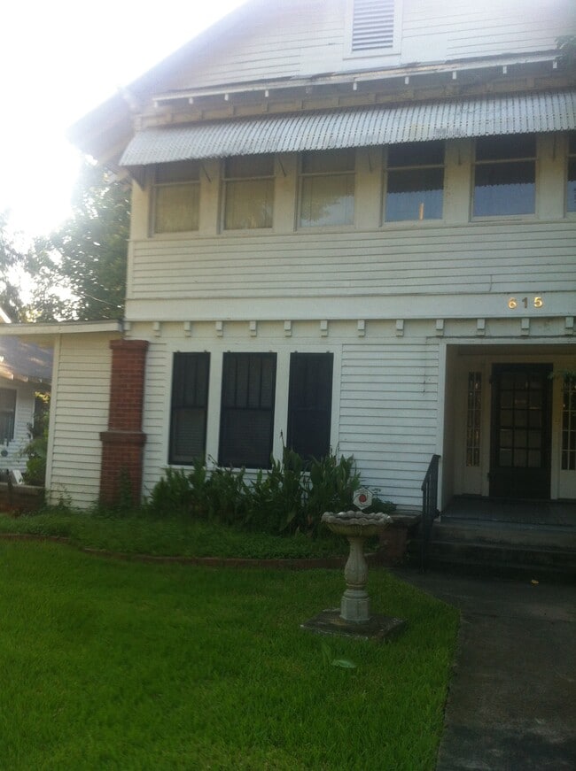 Photo - 615 Madison St