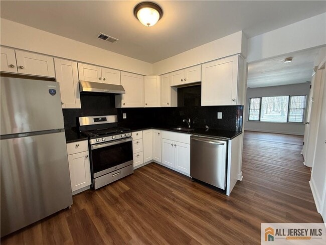 Photo - 123 Aspen Dr