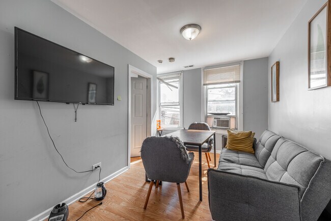 Photo - 3614 W George St Apartments Unit 2R