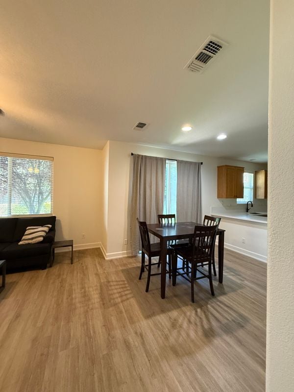 Photo - 433 Tolman Way