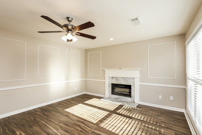 Photo - 655 Suwanee Lakes Cir NW