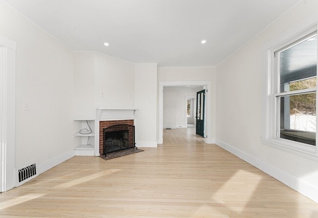 Photo - 107 Water St
