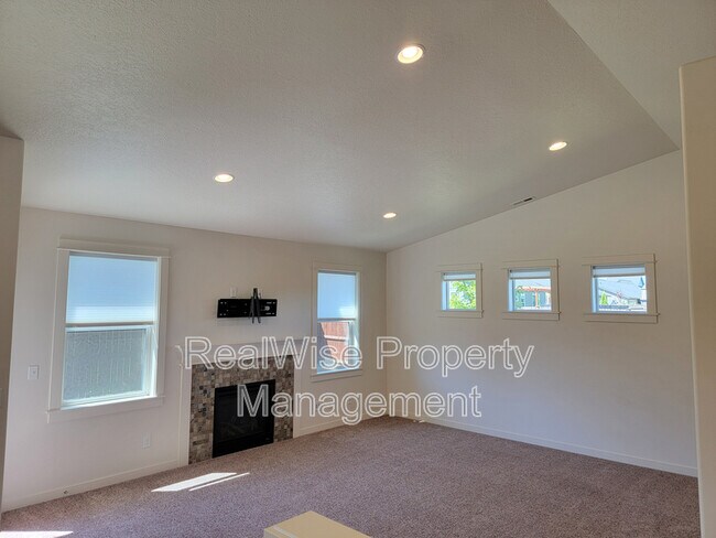 Photo - 2482 NW Glen Oak Ave House