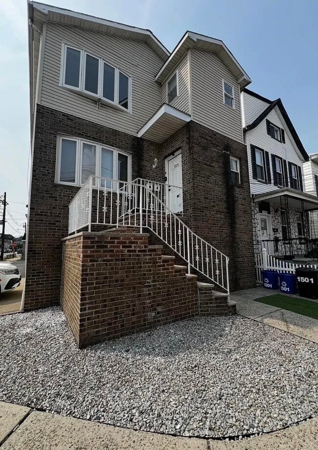 Building Photo - 1501 47th St