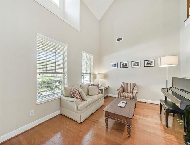 Photo - 22311 Claysprings Ln