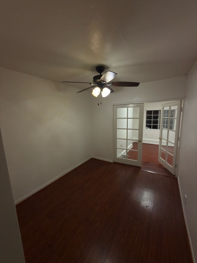 Photo - 550 Alberta St