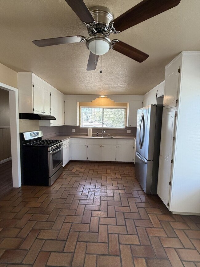 Photo - 3 bedroom home in Shasta Lake City