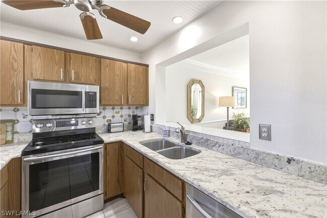 Photo - 801 River Point Dr Unit 303A