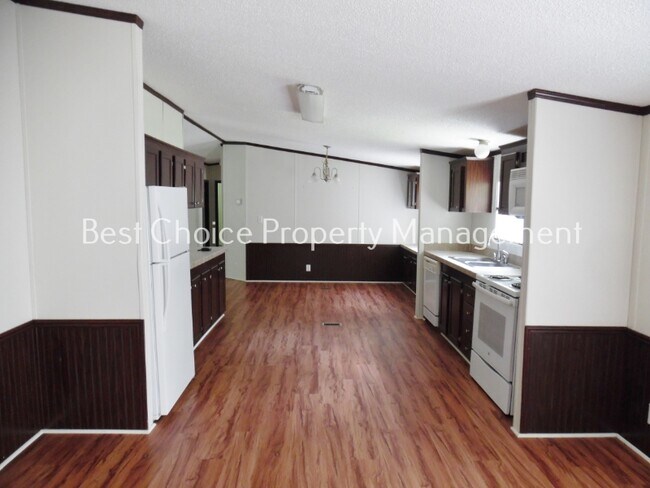 Photo - 107 Redding Rd