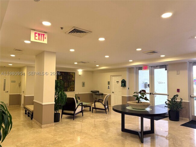Photo - 900 SW 8th St Unit 604