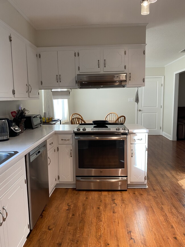 Photo - 311 Brady St