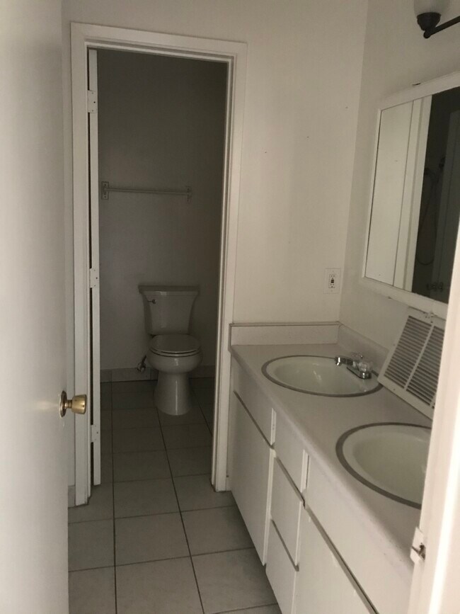 Baño - 1132 Parkview Street