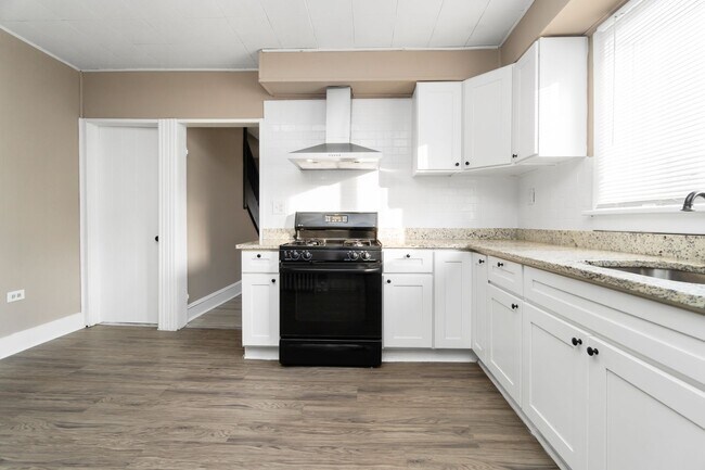 Photo - 458 Main St Unit 458 Main House