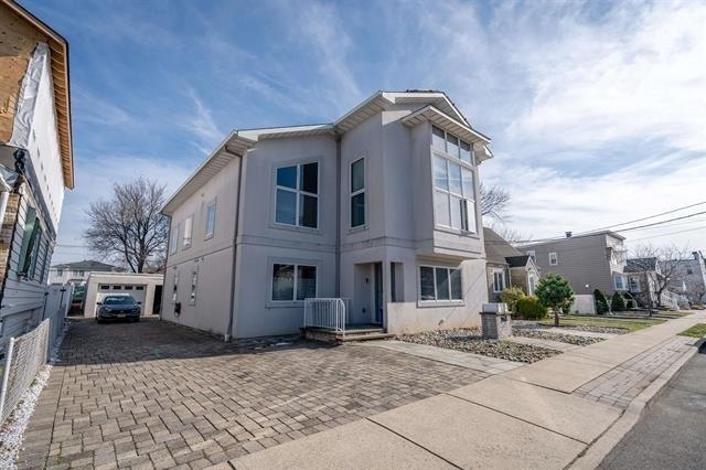Building Photo - 770 6th St Unit #2 Rental