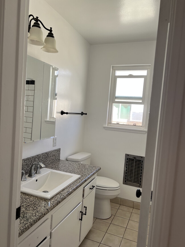 Photo - 1118 S Sherbourne Dr Apartamentos