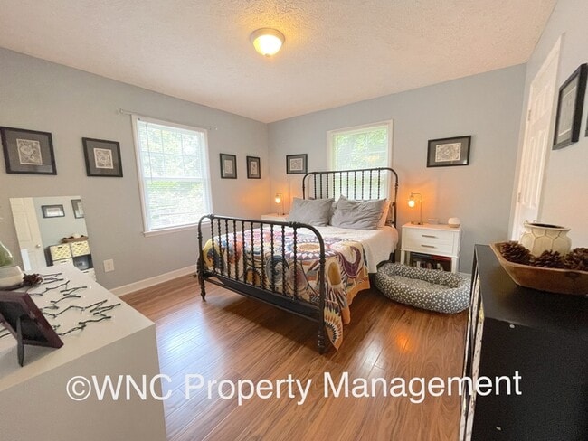 16 Spinet St