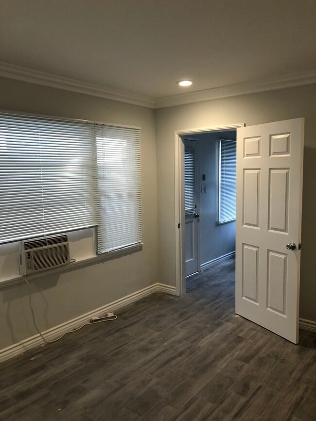 Living Room - 11666 Chandler Blvd Unit 11666