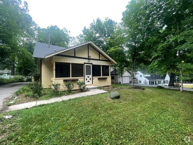 Building Photo - 2 Plus Bedroom in Williams Bay Rental