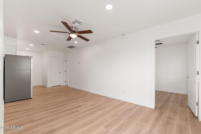 Photo - 1646 E McKinley St Unit 4