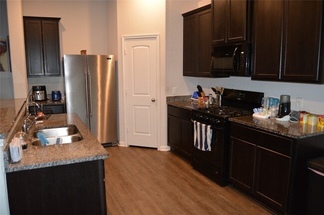 Photo - 17616 Cedar Crst Dr