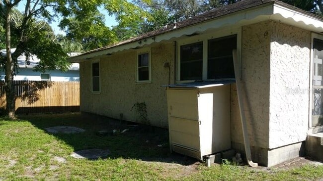Photo - Cozy 3 bedroom, 1 bath for rent near downt... Unit A