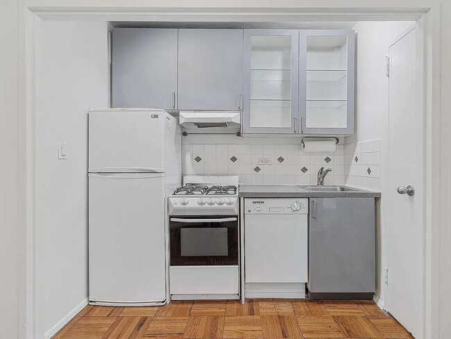 Photo - 570 Grand St Unit H1103