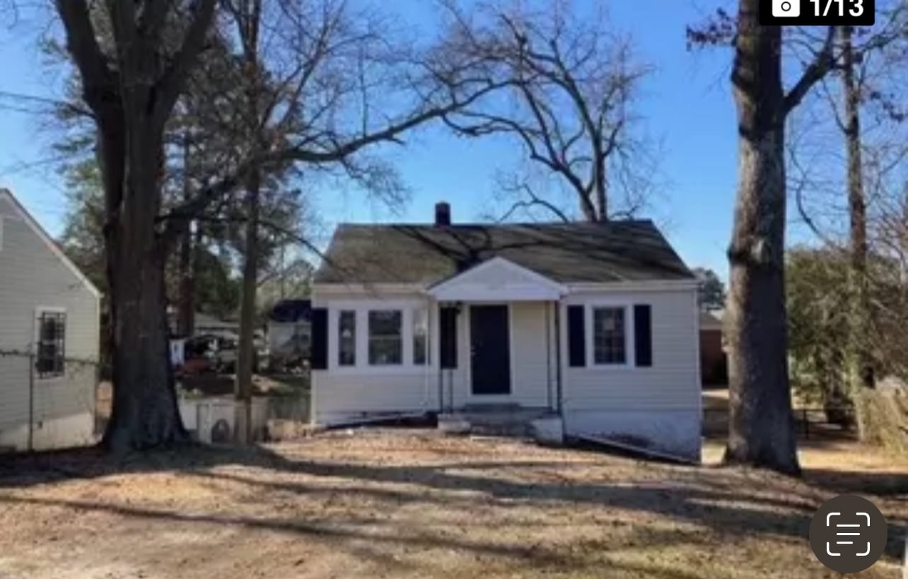 Frente - 1711 Lincoln Dr