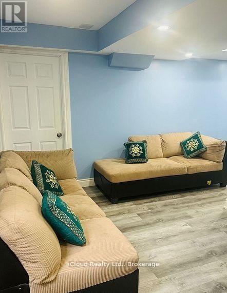 Photo - 32 Maple Beach Crescent