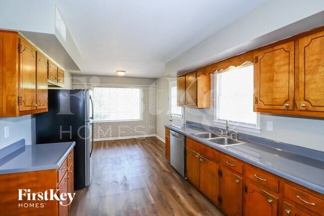 Photo - 5130 Kingswood Cir