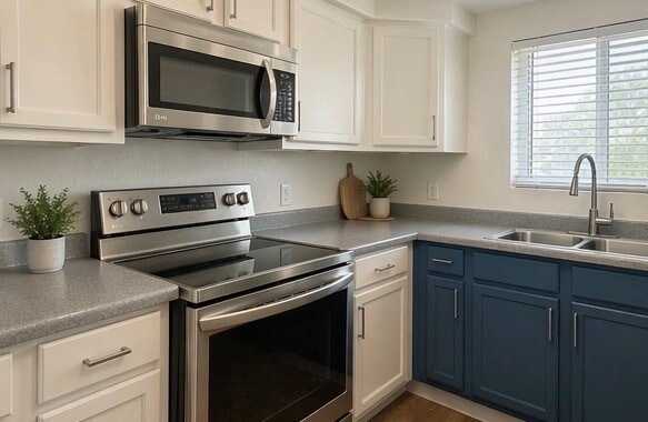 Kitchen - 750 E Northern Ave Unit 2035