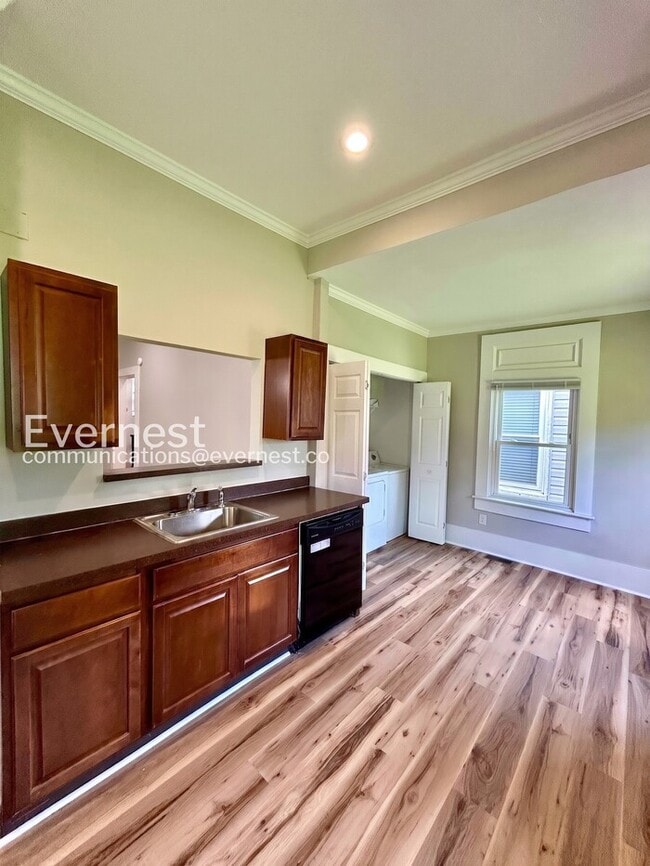 Photo - 1304 Oakwood Ave