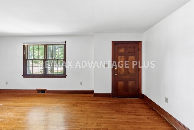 Photo - Spacious home in The Avenues!
