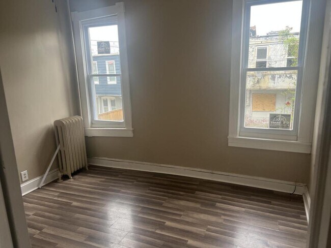 2200 Baker St