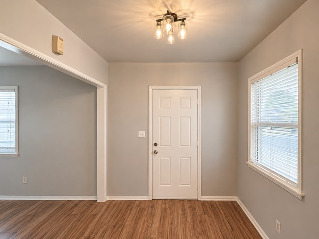 Photo - 664-670 S Eremland Dr Unit 664
