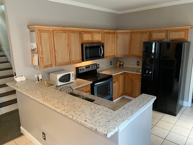 Photo - 889 Beckwith St SW