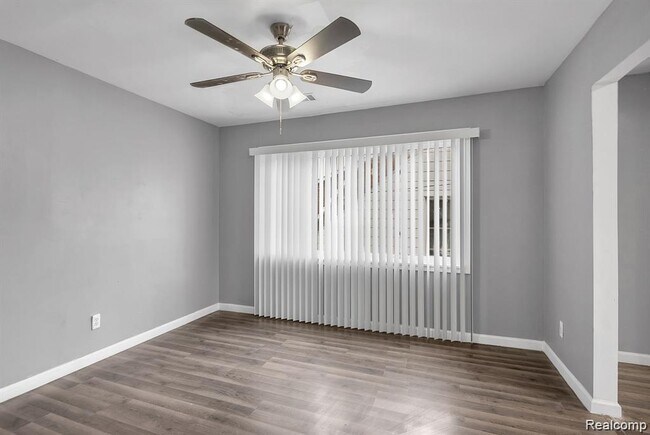 Photo - 15852 Washburn St House